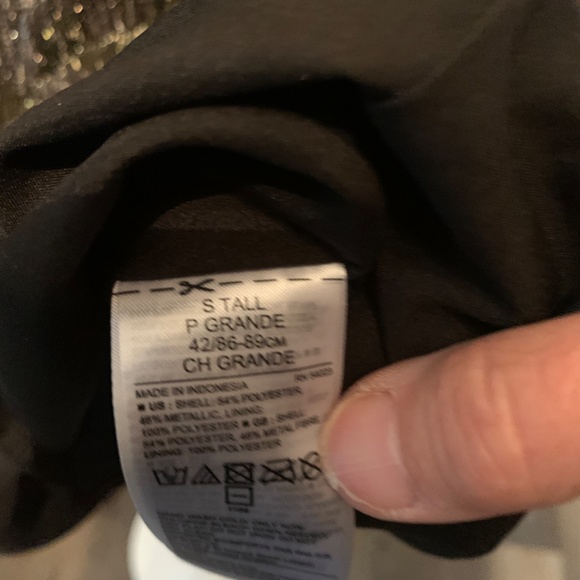 Banana Republic metallic blouse in size small Tall. Hard to find - Picture 6 of 6